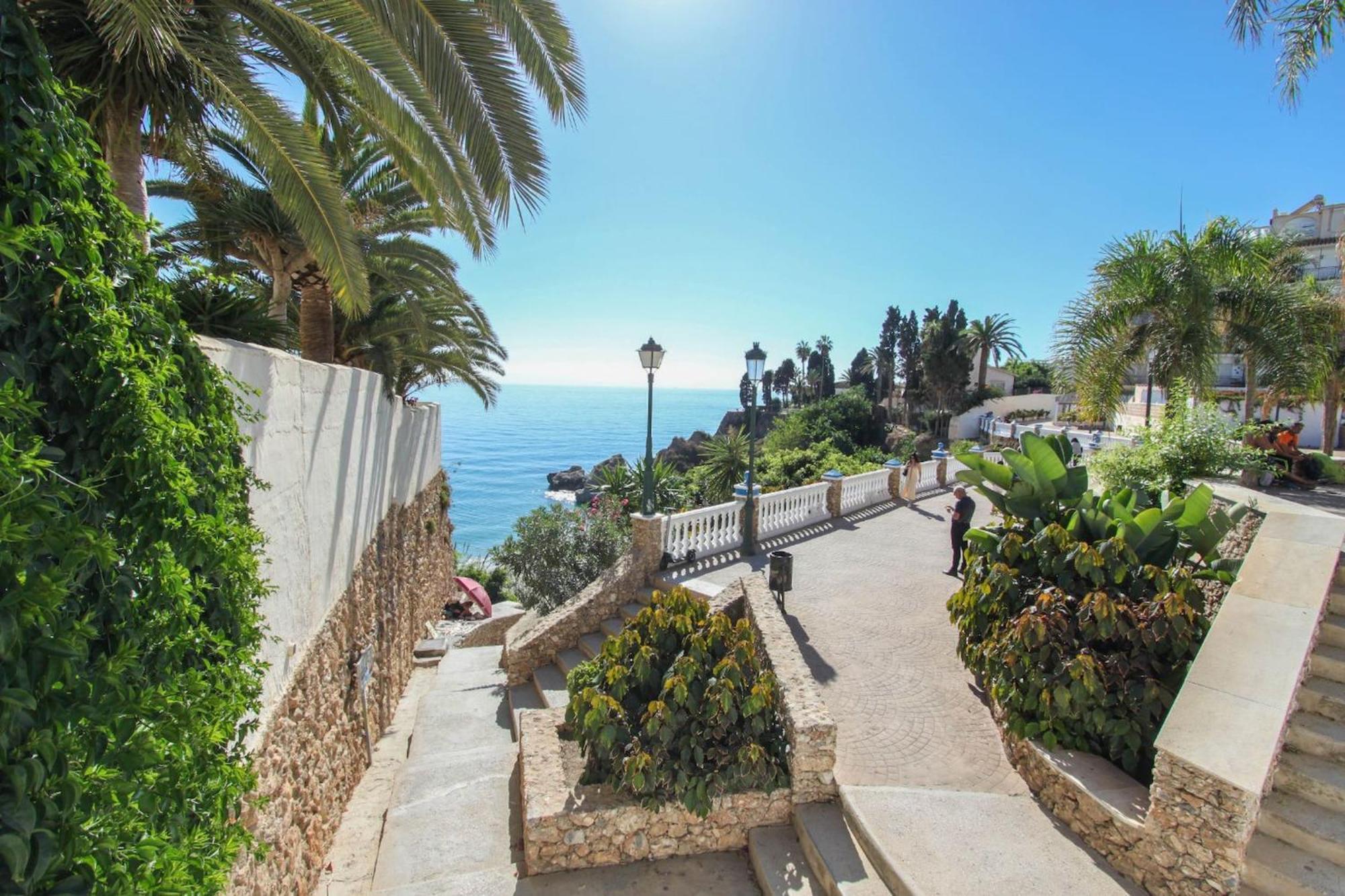 Atico Jimena Granada En El Centro De Nerja Daire Dış mekan fotoğraf